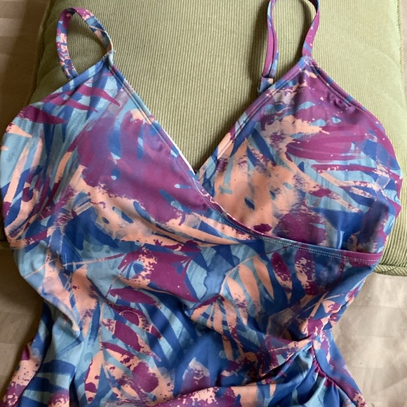 NWT Freely one piece swimsuit. Womens Missy faux wrap. - Picture 4 of 11